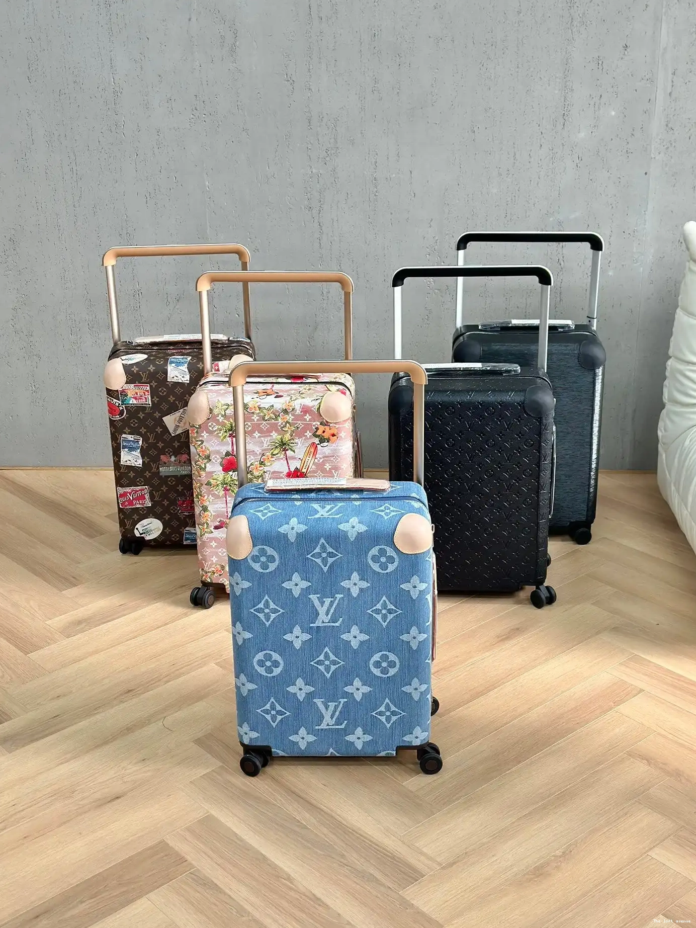 55 37L MONOGRAM CABIN SUITCASE HORIZON CUSTOM EMBOSSED 0704